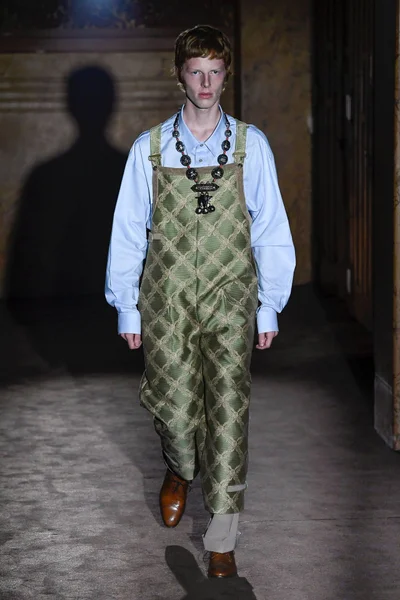 Look 63
